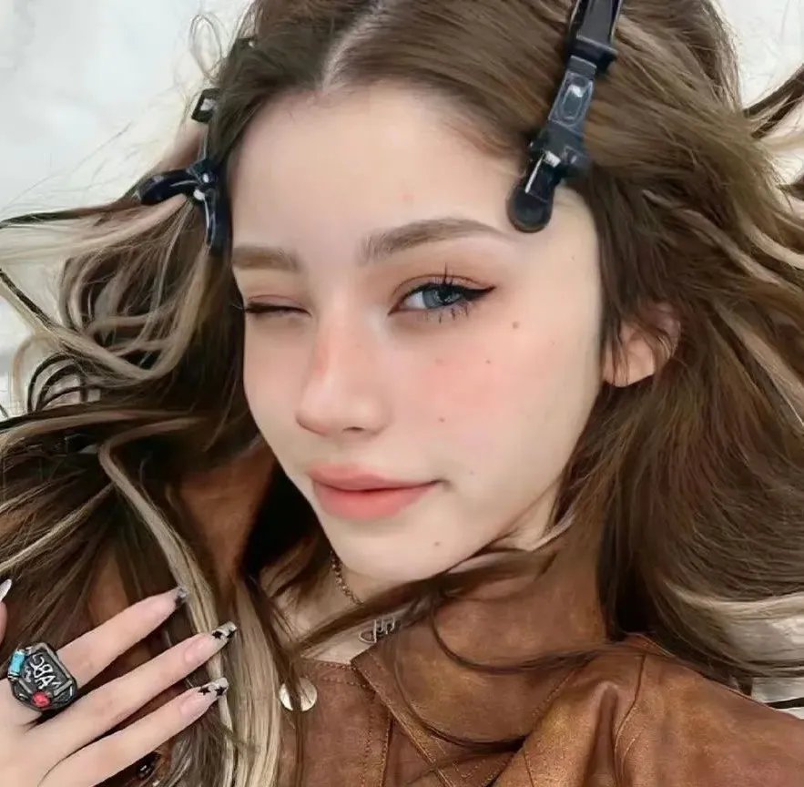 艾米丽·布莱尔的秘密